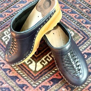 Troentorp size 36 NAVY not black super cute braided slides! comfortable!